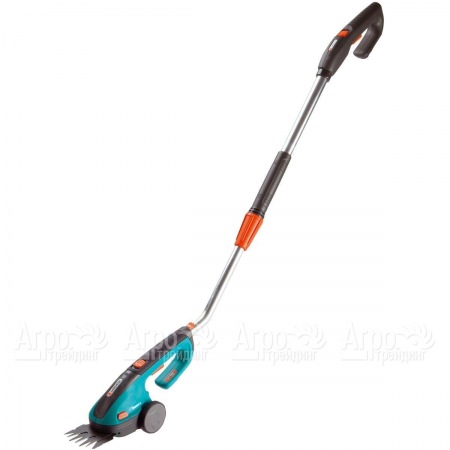 Аккумуляторные ножницы для кустарников Gardena ClassicCut с телескопической рукояткой  в Москве