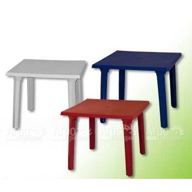 Пластиковый стол квадратный  в Москве